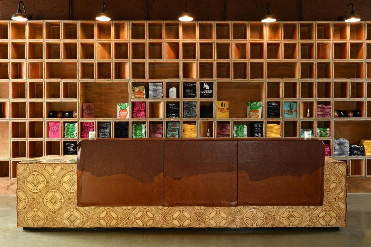 Texican Court, By Valencia Hotel Collection Irving Exterior foto